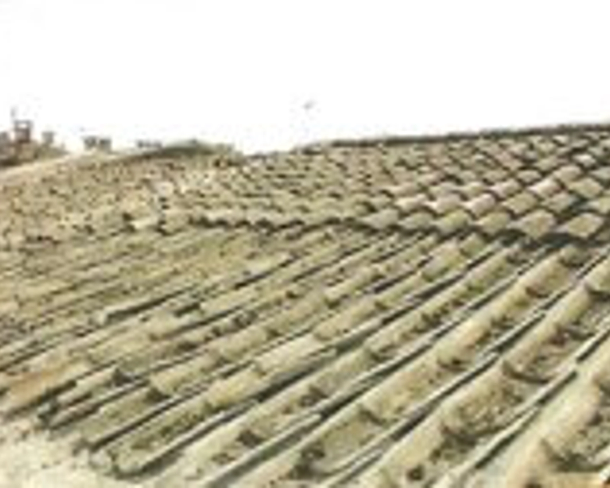 artisan maçon tres bon  toiture usagee a aigues mortes