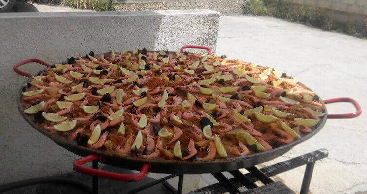 paella aux fruits de mer pour les receptions et banquets