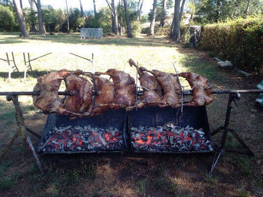 méchouis avec mouton ou porc/cochon par jo traiteur