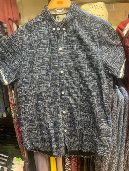 chemise quadrillée grise dans la boutique de NOK ISLAND COLLECTION