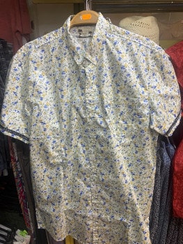 chemise avec des ronds bleus jaunes dans la boutique de NOK ISLAND COLLECTION