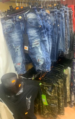 bermmudas en jean ou style camouflage chez NOK ISLAND COLLECTION