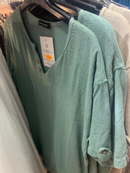 tee-shirt turquoise dans la boutique de NOK ISLAND COLLECTION
