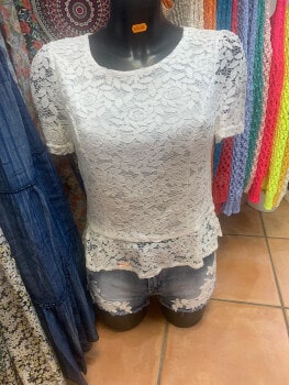 top brodé manches courtes dans la boutique de NOK ISLAND COLLECTION
