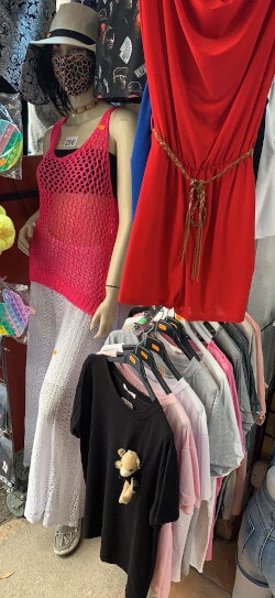 top fushia dans la boutique de NOK ISLAND COLLECTION
